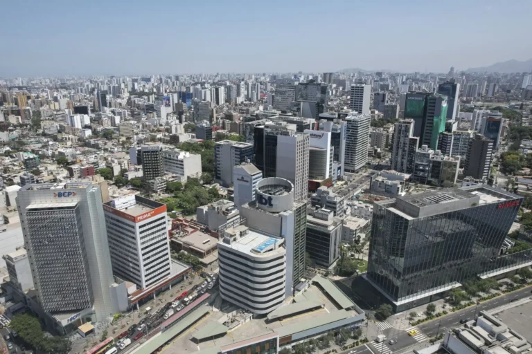 Economía peruana creció 3.41% en julio impulsada por agro y manufactura