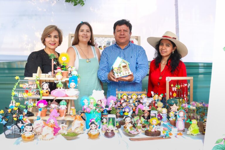 Artesanos piuranos exhiben sus creaciones en feria por el Mes de la Primavera
