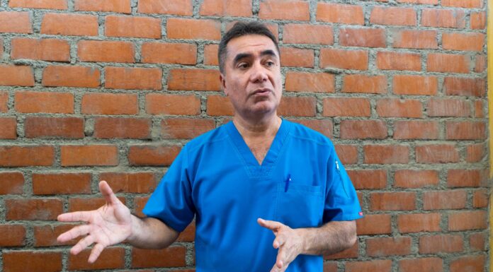 Médico infectólogo advierte que vacuna contra el dengue requiere dos dosis para una protección efectiva