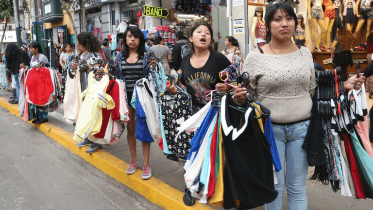 Más de 50 mypes de Gamarra fortalecen sus capacidades digitales con apoyo de Produce