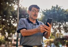 Erestel: El 94.8 % de hogares peruanos cuenta con un smartphone
