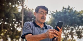 Erestel: El 94.8 % de hogares peruanos cuenta con un smartphone