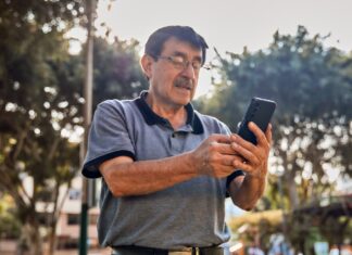 Erestel: El 94.8 % de hogares peruanos cuenta con un smartphone