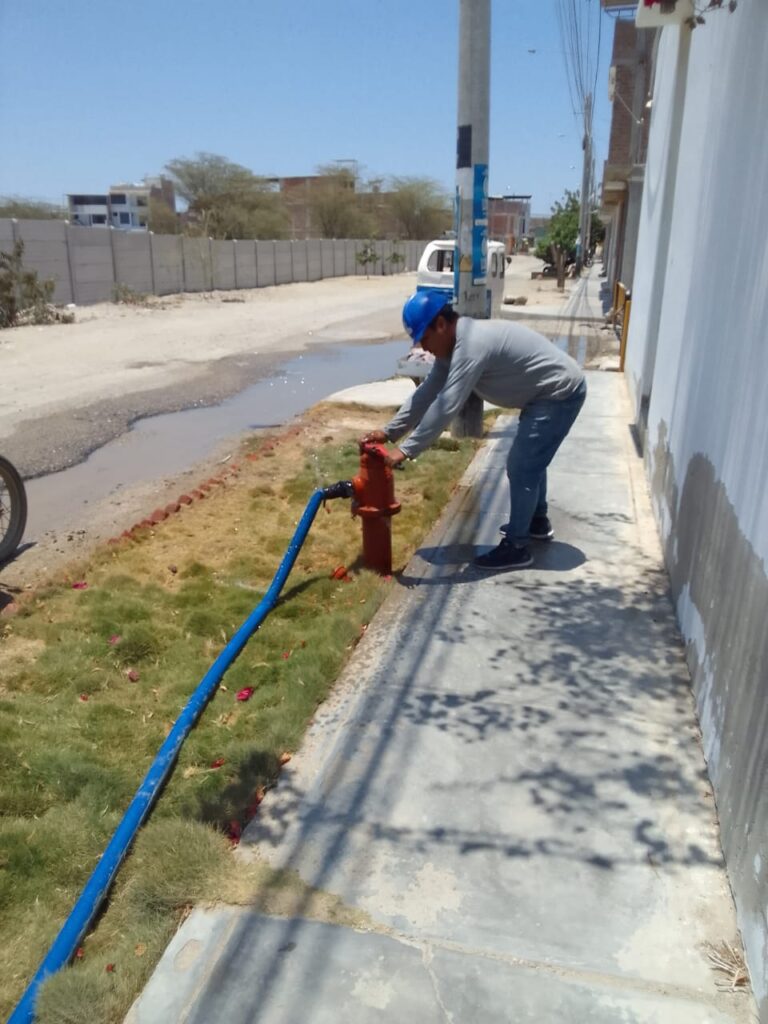 EPS Grau realizará limpieza de purgas de grifos contraincendios en la Urb. Santa Margarita, Piura EPS Grau realizará limpieza de purgas de grifos contraincendios en la Urb. Santa Margarita, Piura
