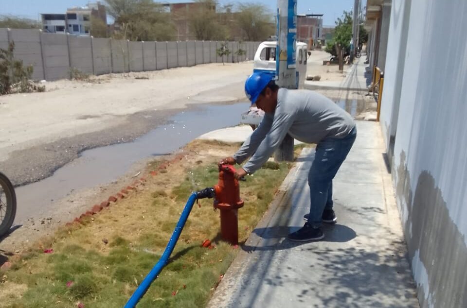 EPS Grau realizará limpieza de purgas de grifos contraincendios en la Urb. Santa Margarita, Piura EPS Grau realizará limpieza de purgas de grifos contraincendios en la Urb. Santa Margarita, Piura