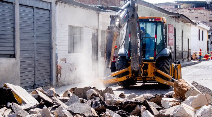 Decano de Arquitectos exige cronograma y señalización clara en las obras de recuperación del Centro Histórico de Piura Decano de Arquitectos exige cronograma y señalización clara en las obras de recuperación del Centro Histórico de Piura