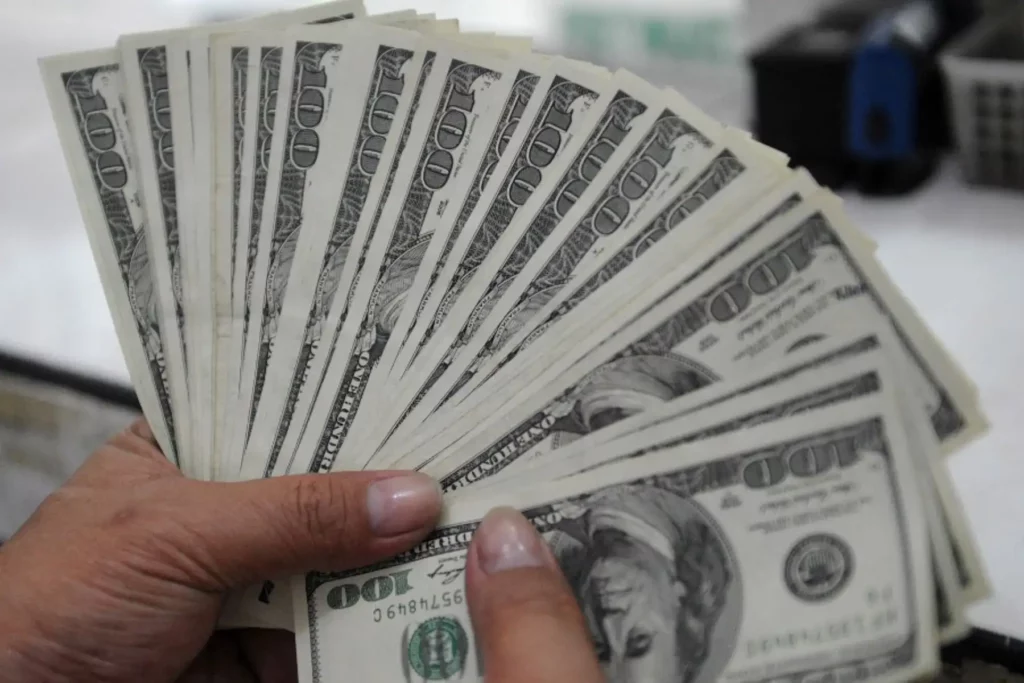Precio del dólar cerraría el 2025 en S/ 3.40, según previsiones del BCR Precio del dólar cerraría el 2025 en S/ 3.40, según previsiones del BCR