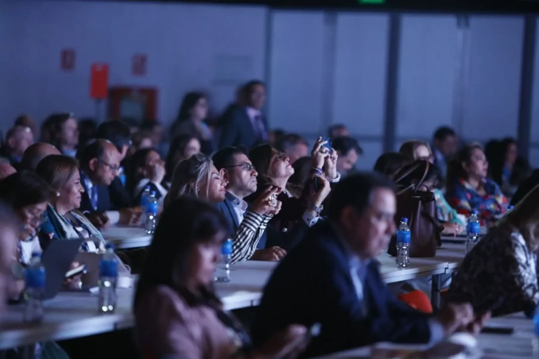 Empresarios peruanos reducen su percepción de retroceso y prevén crecimiento del 3.2% del PBI en 2026 Empresarios peruanos reducen su percepción de retroceso y prevén crecimiento del 3.2% del PBI en 2026