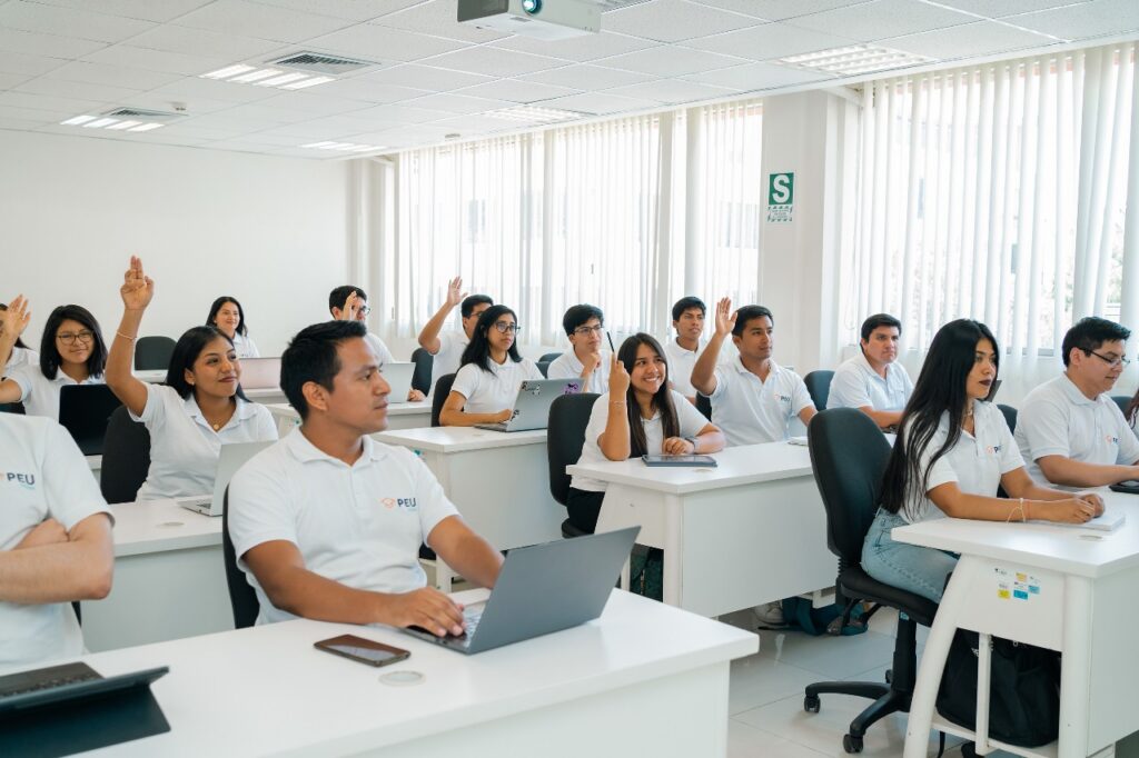 OSIPTEL: conoce a los 60 becarios del programa de especialización en telecomunicaciones OSIPTEL: conoce a los 60 becarios del programa de especialización en telecomunicaciones