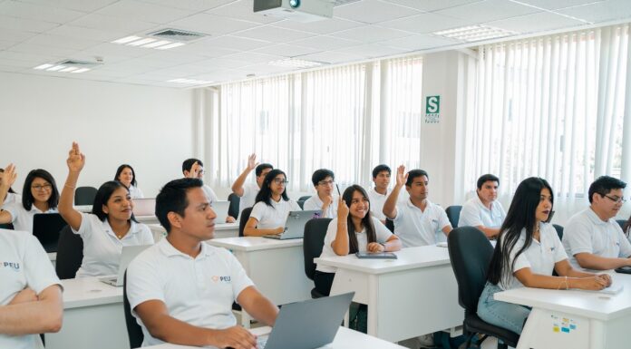 OSIPTEL: conoce a los 60 becarios del programa de especialización en telecomunicaciones