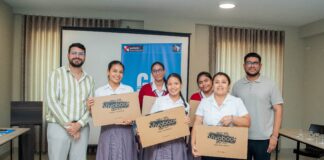 Colegio Sagrado Corazón de Jesús gana la final regional de Generación Debate Piura 2025