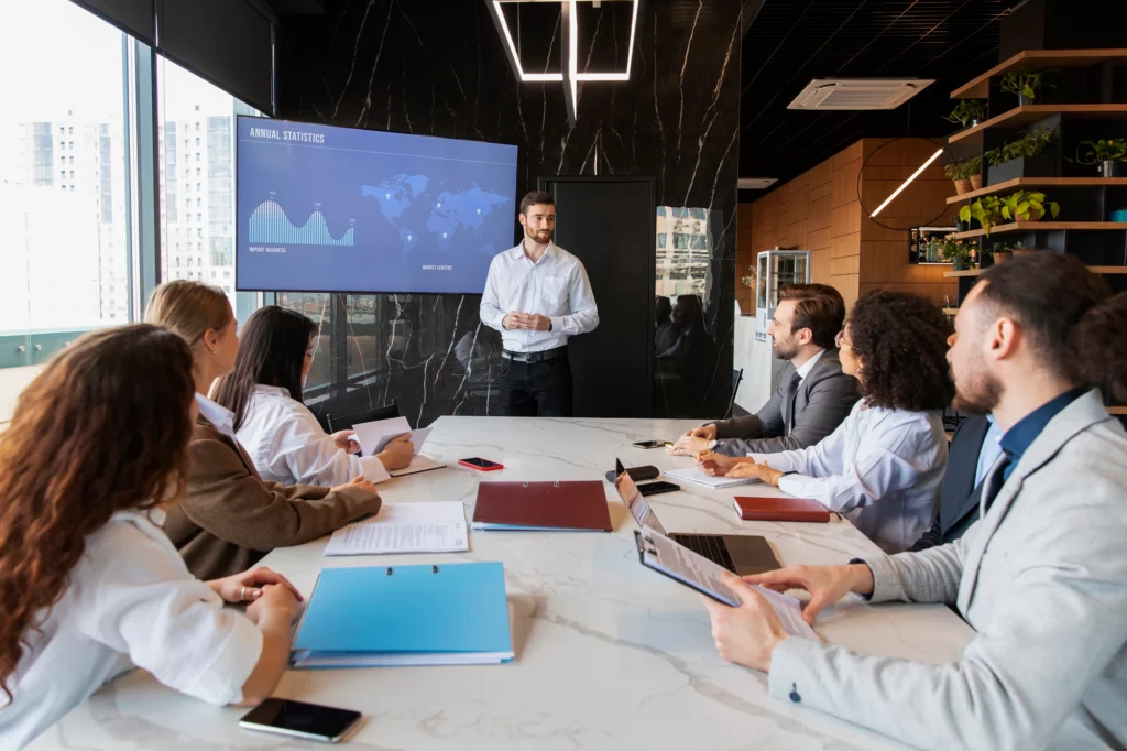 Crece la demanda de capacitación empresarial en competencias digitales e IA