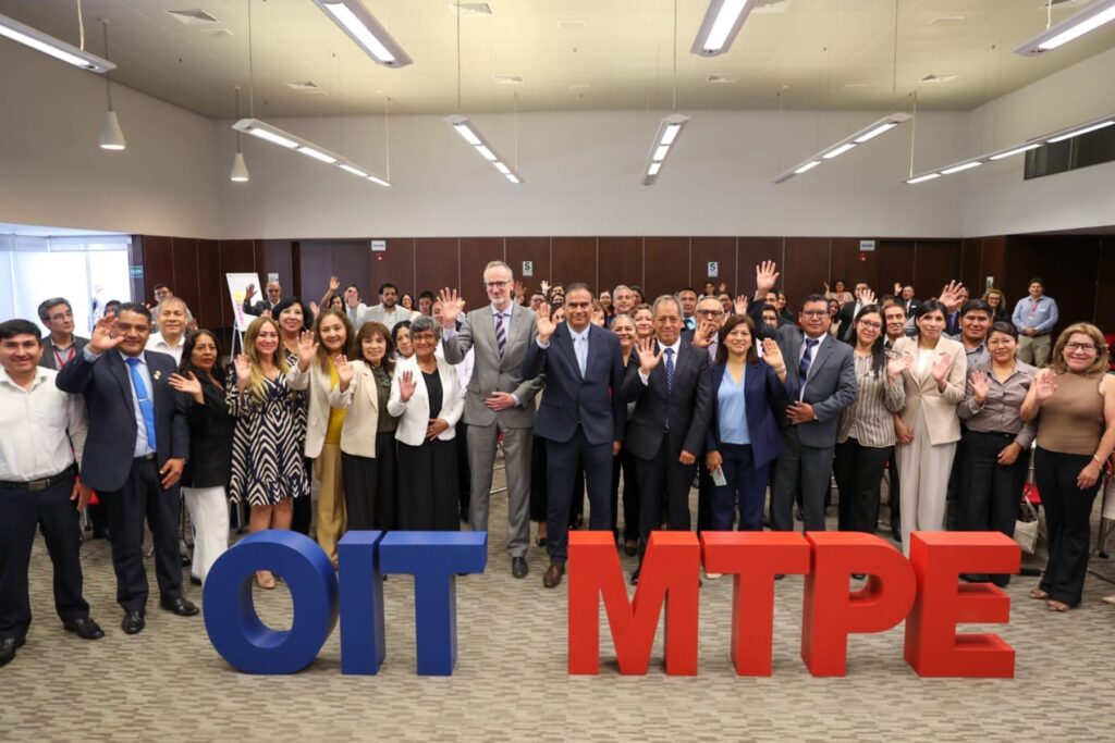 Taller nacional busca mejorar la atención de los servicios de empleo