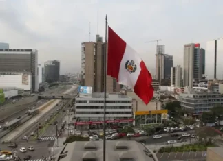 Crecimiento de la economía peruana se apoya en oro y cobre pero no reduce pobreza Crecimiento de la economía peruana se apoya en oro y cobre pero no reduce pobreza