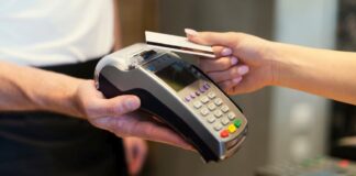 Pagar solo el mínimo en la tarjeta de crédito agrava la deuda Pagar solo el mínimo en la tarjeta de crédito agrava la deuda