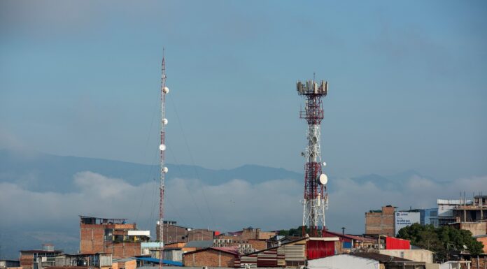 OSIPTEL: análisis financiero del sector telecomunicaciones al tercer trimestre de 2025 muestra que los ingresos crecieron 3 %