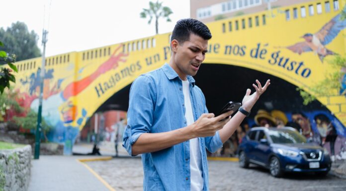 OSIPTEL aprueba norma para acelerar la baja de líneas móviles y bloquear celulares utilizados en delitos