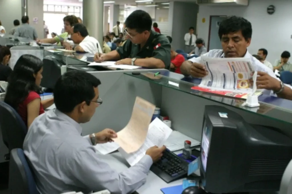 Bono 100 soles: MEF autoriza transferencia para pago a servidores públicos en enero de 2026