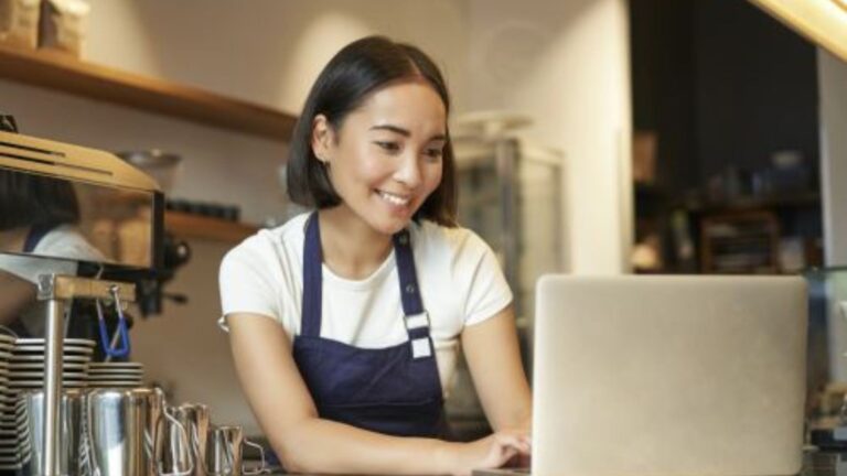 Inteligencia artificial impulsa la eficiencia de los emprendedores