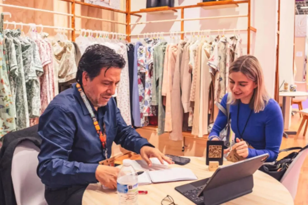Empresas peruanas de Gamarra concretan millonarios negocios en feria de moda en México