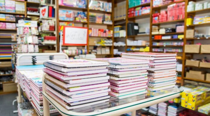 Colegios privados pueden recibir multas de más de S/2.4 millones por obligar a comprar marcas específicas de útiles o uniformes Colegios privados pueden recibir multas de más de S/2.4 millones por obligar a comprar marcas específicas de útiles o uniformes