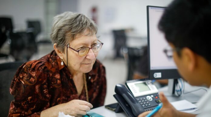 Al menos 7 de cada 10 atenciones realizadas por el OSIPTEL fueron por casos relacionados con el servicio móvil