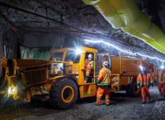 Minería formal puede generar nueve empleos por cada puesto directo y convertirse en motor de desarrollo para Piura, según el IPE Minería formal puede generar nueve empleos por cada puesto directo y convertirse en motor de desarrollo para Piura, según el IPE