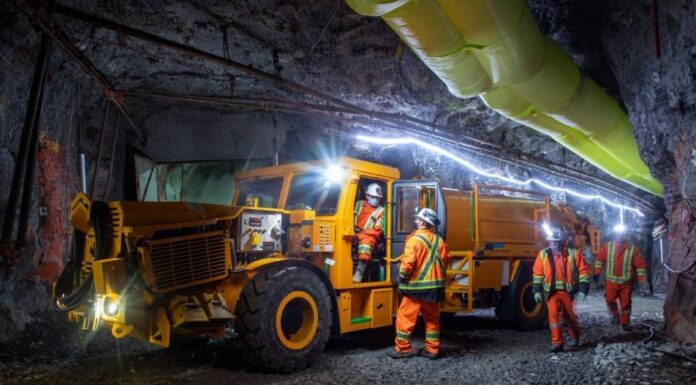 Minería formal puede generar nueve empleos por cada puesto directo y convertirse en motor de desarrollo para Piura, según el IPE Minería formal puede generar nueve empleos por cada puesto directo y convertirse en motor de desarrollo para Piura, según el IPE