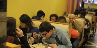 Sector restaurantes en Perú crece 5.97% en enero de 2026, según INEI