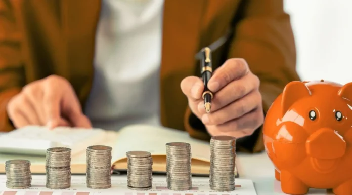 Cinco preguntas que debes hacerte antes de invertir dinero, según especialistas