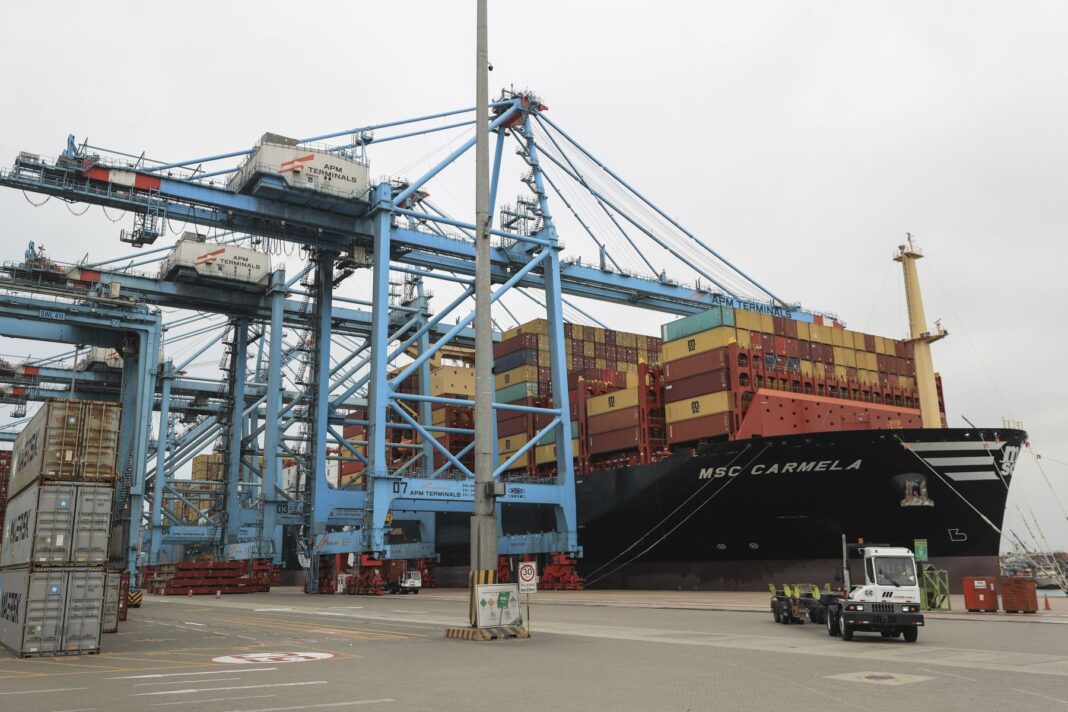 Exportaciones peruanas observan con cautela efectos del conflicto en Medio Oriente