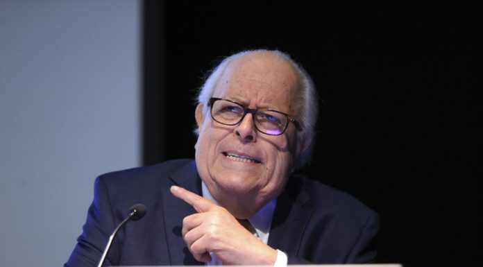 Julio Velarde: "Prefiero tener medio punto menos de crecimiento, pero que a la gente no la maten"