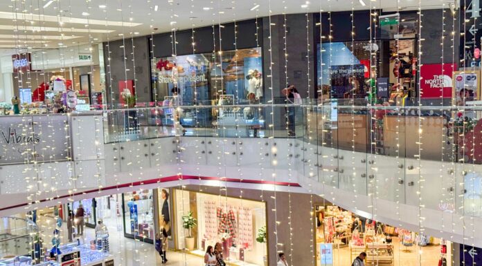 Sector Comercio crece 4.33% en enero de 2026, según INEI