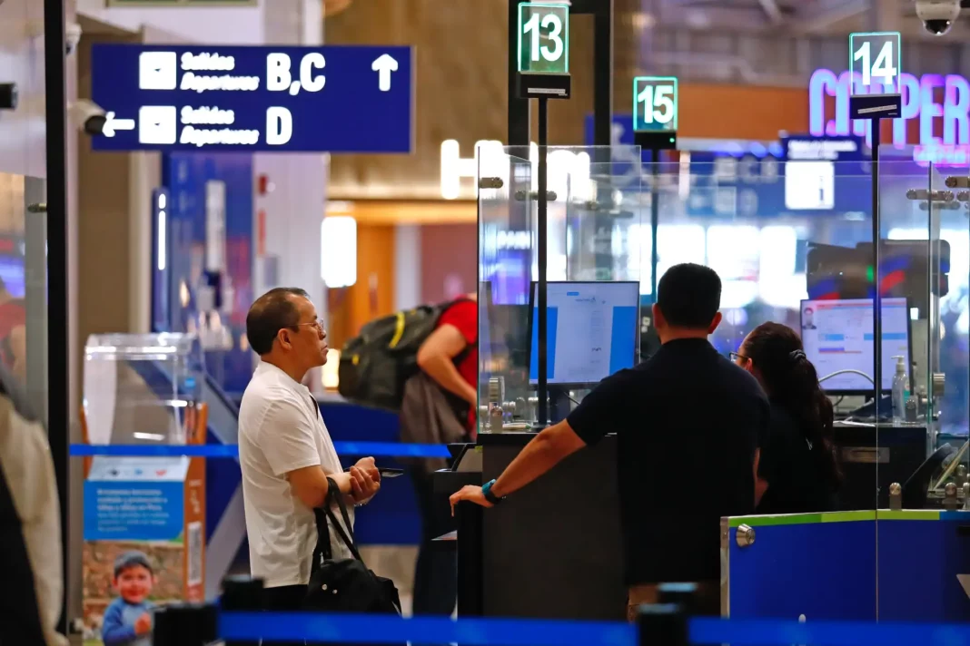 Aerolíneas deberán detallar impuestos y tasas en el precio del pasaje aéreo, según decreto del MTC
