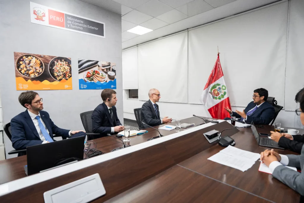 Perú reafirma su política económica de puertas abiertas para atraer inversión extranjera