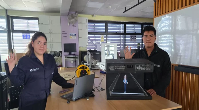 Estudiantes peruanos crean dispositivo que traduce lengua de señas a voz en tiempo real