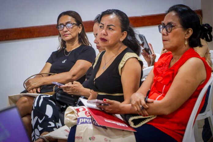 Más de 50 mujeres fortalecen sus negocios con IA en Loreto