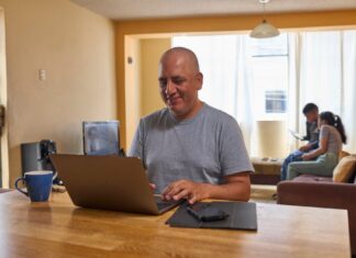 Más del 82 % de conexiones de internet fijo usan fibra óptica Más del 82 % de conexiones de internet fijo usan fibra óptica