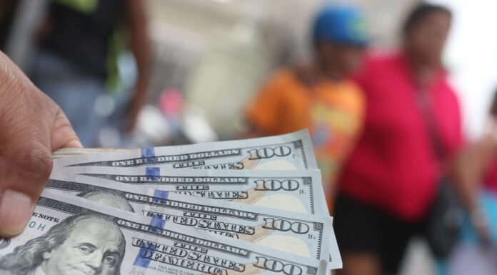 ¿Subirá el dólar en el Perú? Economista explica los factores electorales y externos que mueven el tipo de cambio