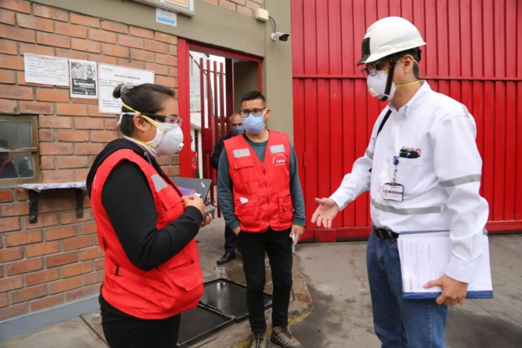 Empresas deben reforzar seguridad laboral ante alerta de El Niño Costero