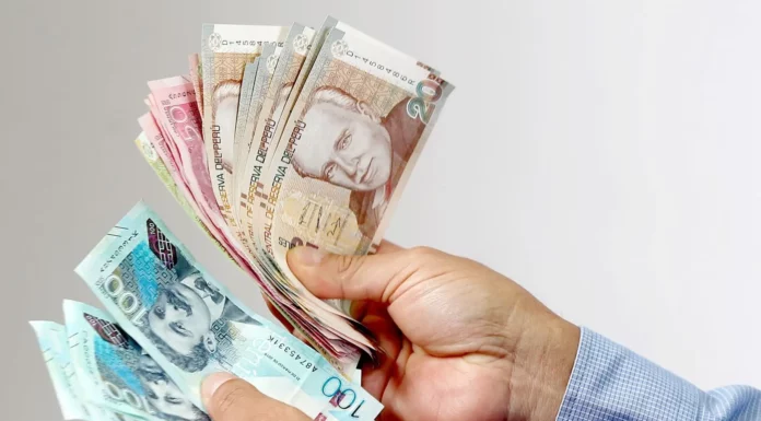 Consumidor peruano gana menos de S/ 2,300 al mes y presenta brechas en acceso financiero