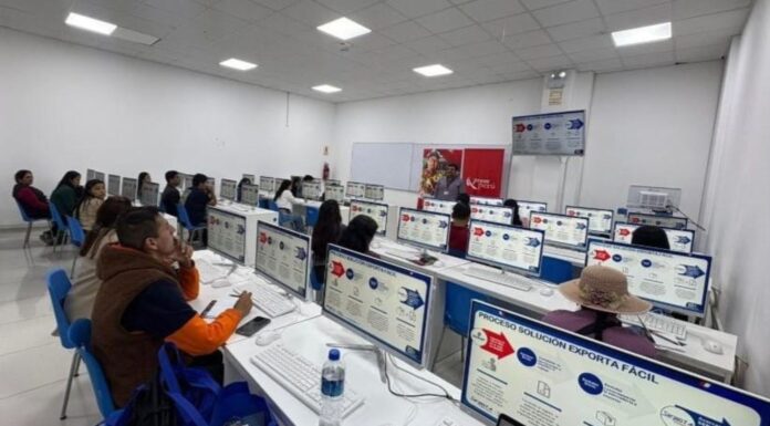 Más de 4,000 emprendedores son capacitados en Exporta Fácil por Serpost y el MTC
