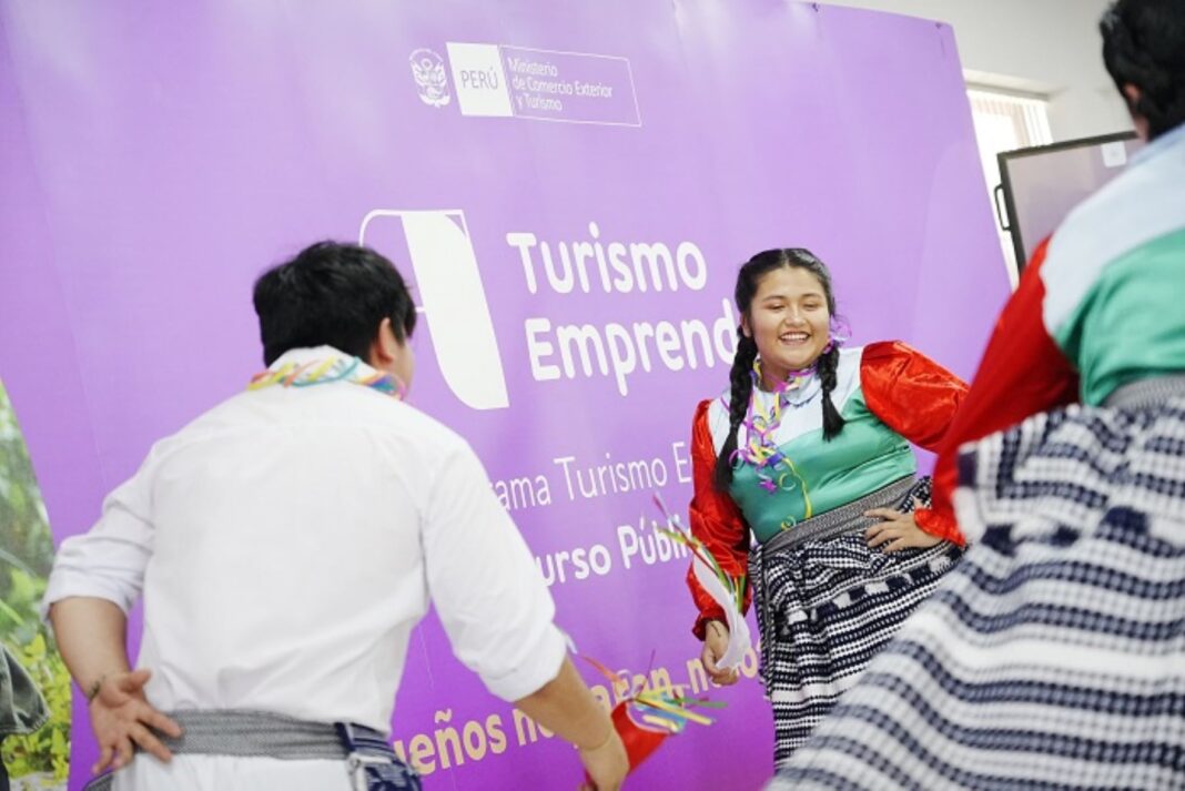 Turismo Emprende 2026 financiará emprendimientos turísticos sostenibles en comunidades