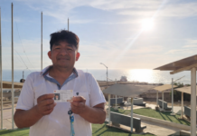 PRODUCE entrega 90 carnés a pescadores artesanales de La Tortuga en Piura para fortalecer la formalización