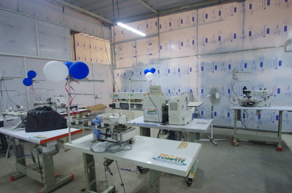 Mypes textiles en Piura reciben maquinaria para mejorar producción y calidad