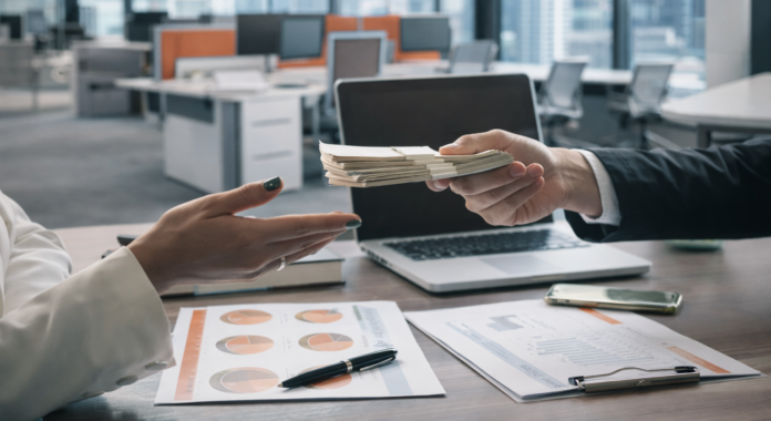 Salario pretendido en Perú sube a S/ 3,396 y revela diferencias por puesto y jerarquía