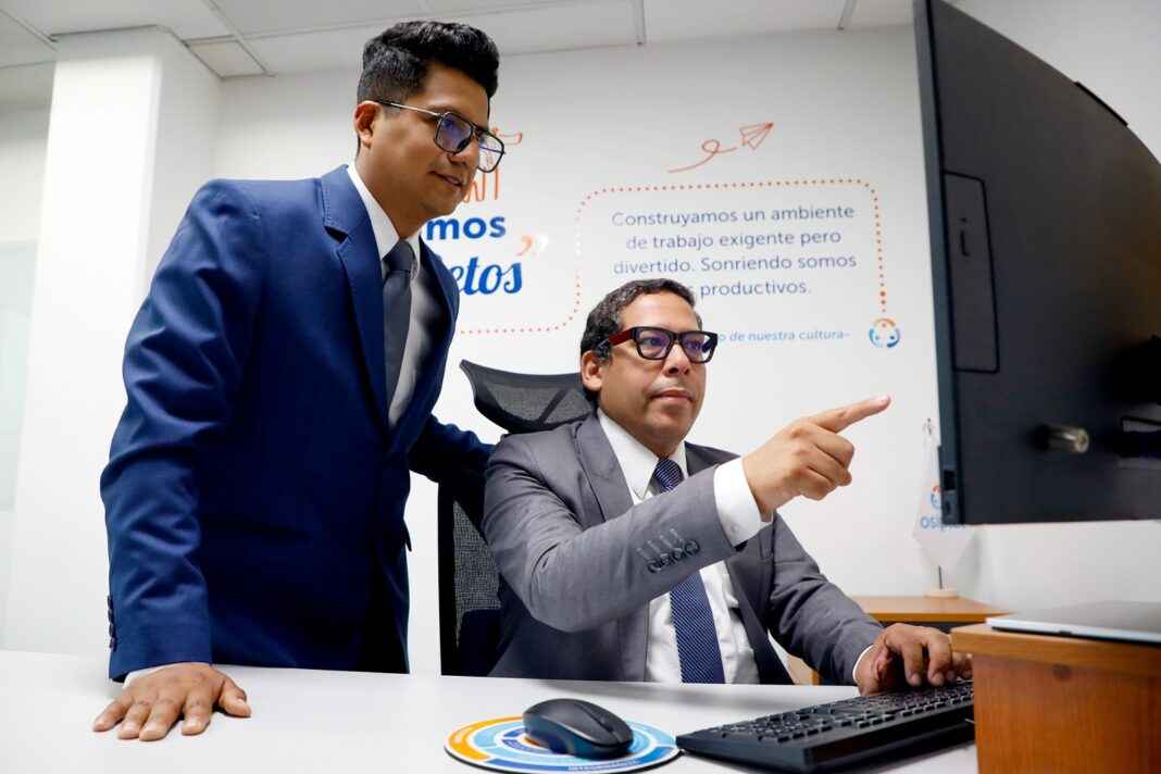 El 98 % de egresados del programa de extensión universitaria del OSIPTEL se mantiene activo en el mercado laboral