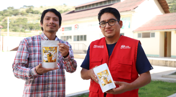 Emprendedor piurano convierte pulpa de mango en polvo de alto valor
