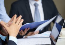 Empresas deben prevenir riesgos legales para proteger su negocio, advierte especialista