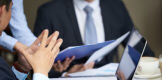 Empresas deben prevenir riesgos legales para proteger su negocio, advierte especialista